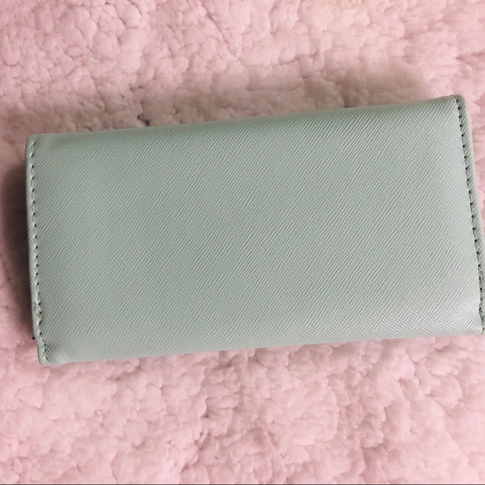 🎄🎁 Rue21 Bow Wallet🎁🎄 - Picture 2 of 4